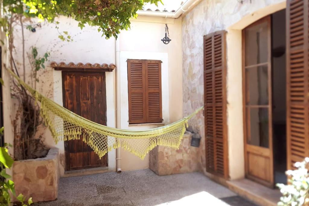 Es Llimoner - Charming House In Casa de Férias