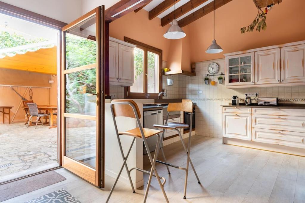 Es Llimoner - Charming House In Casa de Férias *